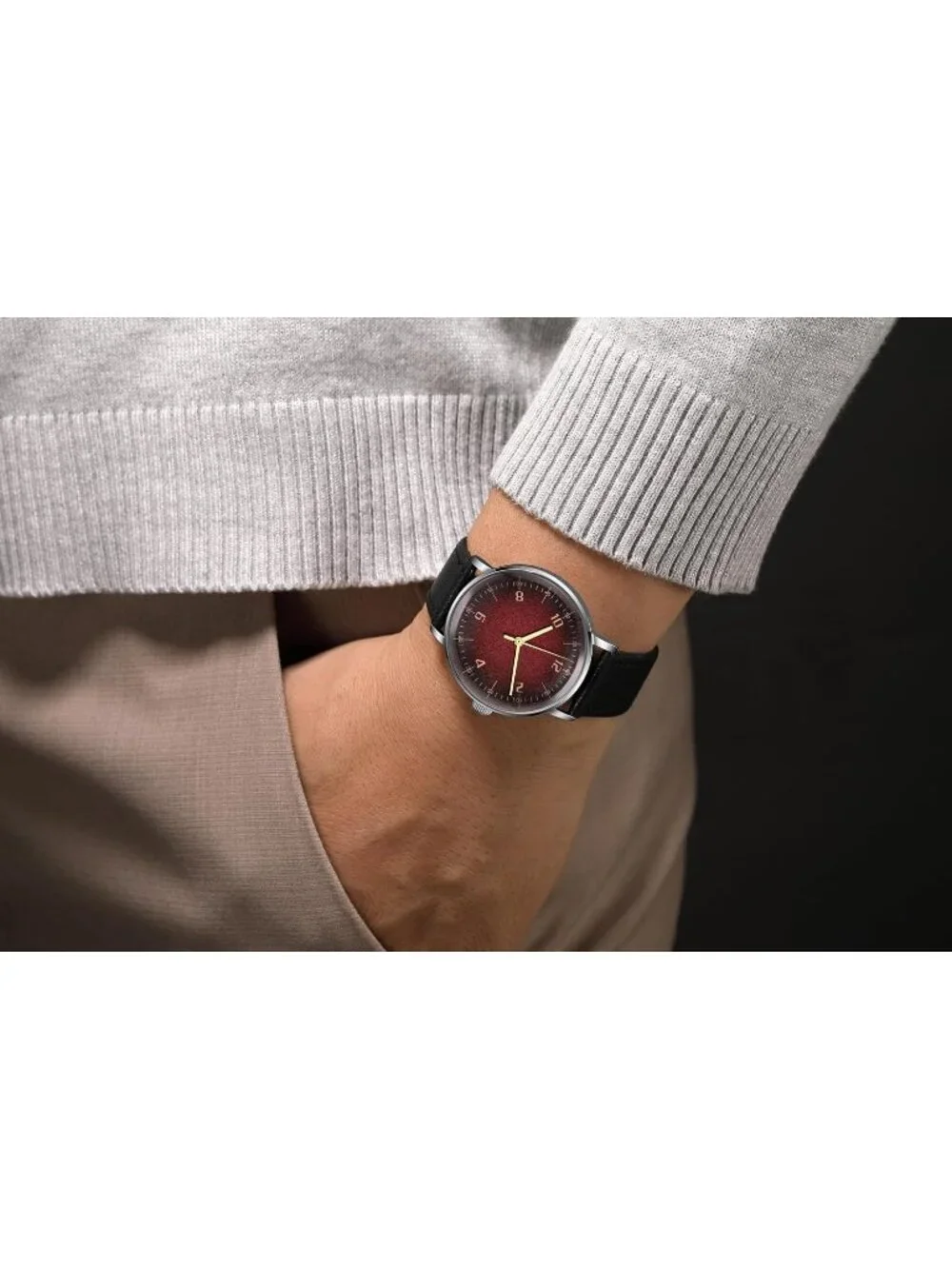 Men's Silver Red Vintage Mechanical Casual and Minimalist Manual Wrist Watch